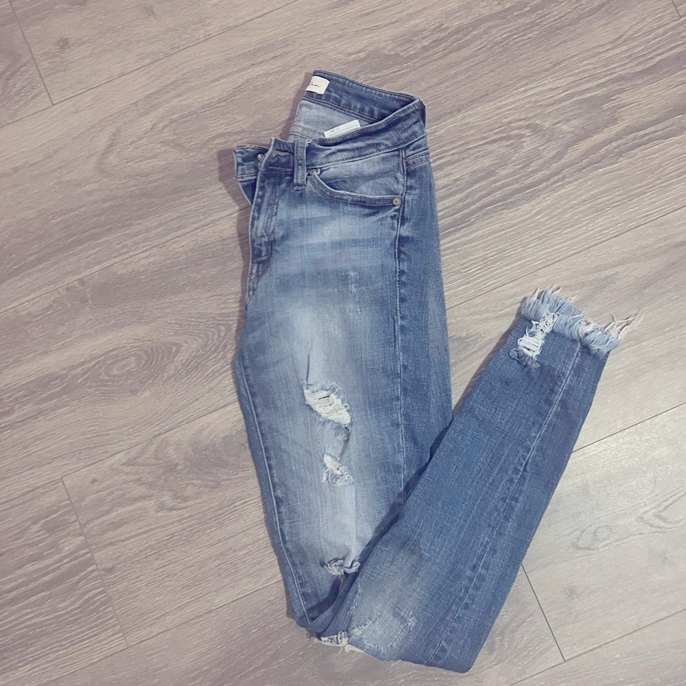 Kancan distressed skinny jeans size 1